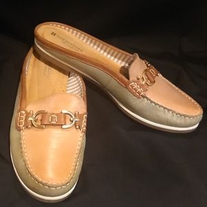Naturalizer Tan and Green Slip On Shoes